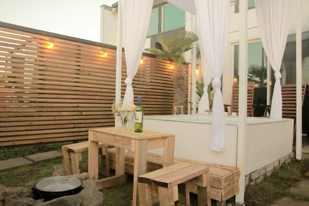 Jeju Hyeun'S House Exterior foto